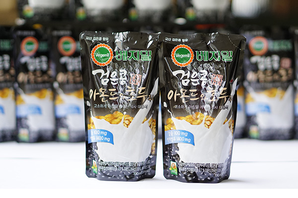 Sữa óc chó đỗ đen hạnh nhân Vegemil Hàn Quốc 190ml