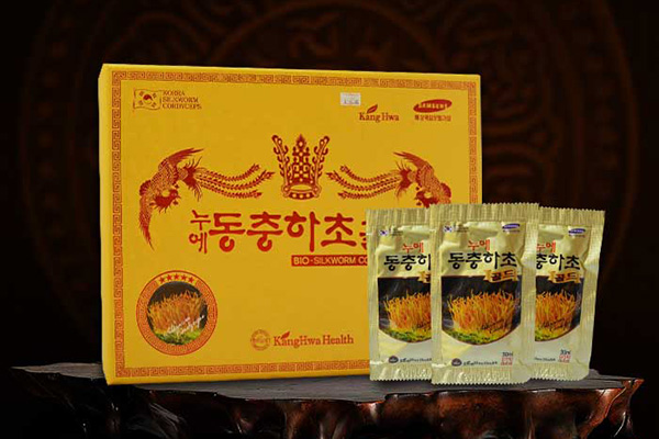 Đông trùng hạ thảo Hàn Quốc hộp gỗ vàng 60 gói